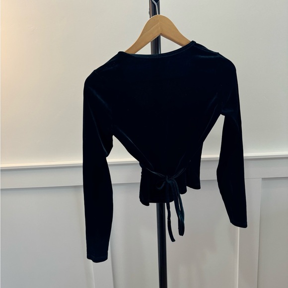 American Apparel green velvet long sleeve wrap top - Picture 5 of 6